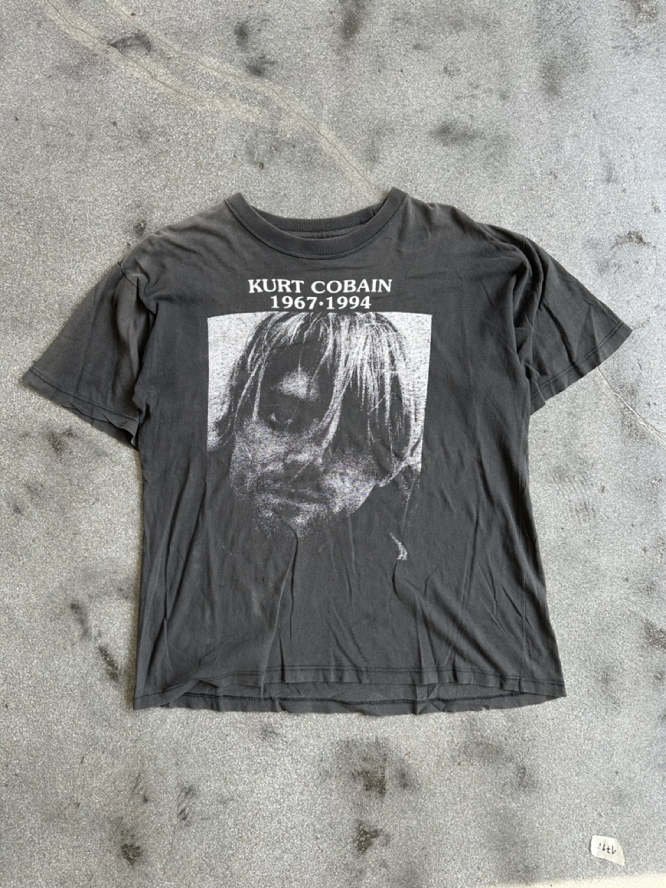 KURT COBAIN "MEMORIAL" T-SHIRT XXL 1994